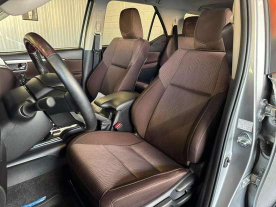 TOYOTA-HILUX SW4-2018