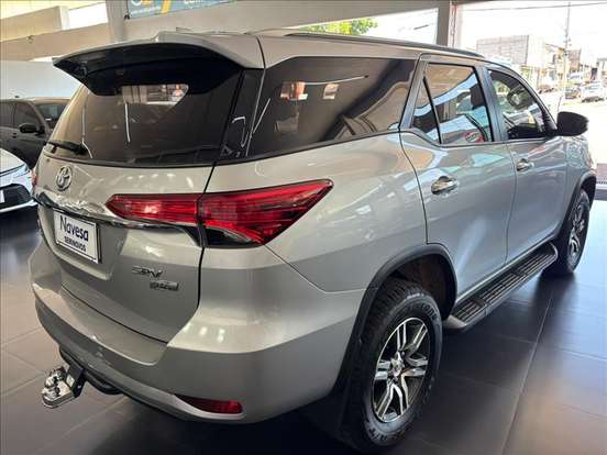 TOYOTA-HILUX SW4-2017