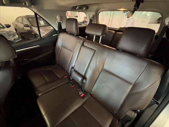 TOYOTA-HILUX SW4-2.7 SRV 7 LUGARES 4X2 16V FLEX 4P AUTOMÁTICO TOYOTA-HILUX SW4-2017
