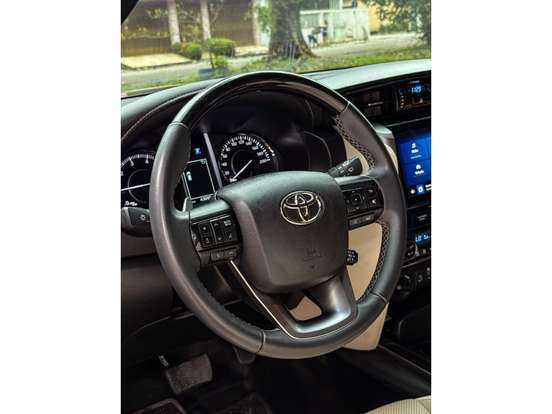 TOYOTA-HILUX SW4-2.8 D-4D TURBO DIESEL DIAMOND 7L 4X4 AUTOMÁTICO TOYOTA-HILUX SW4-2025