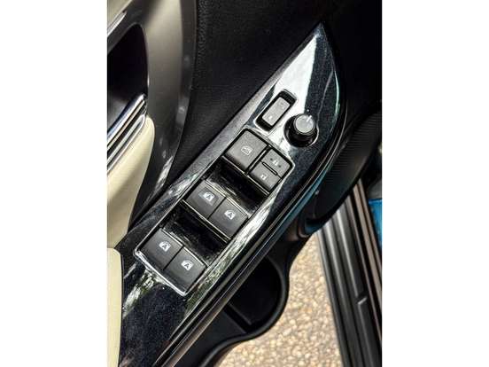 TOYOTA-HILUX SW4-2025