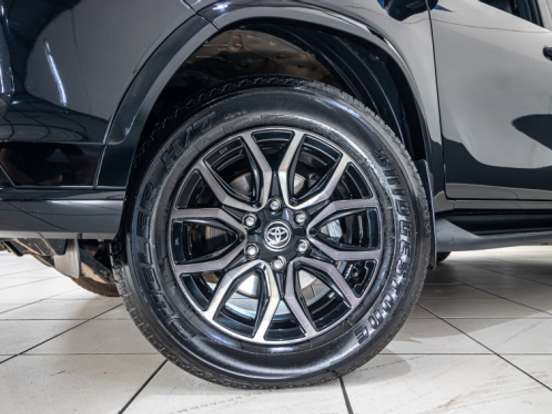 TOYOTA-HILUX SW4-2.8 D-4D TURBO DIESEL GR-S 7L 4X4 AUTOMÁTICO TOYOTA-HILUX SW4-2023