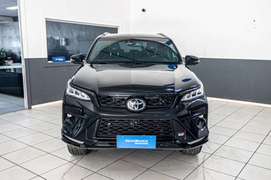 TOYOTA-HILUX SW4-2023