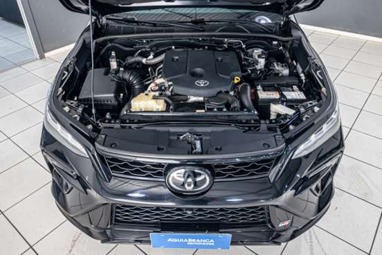 TOYOTA-HILUX SW4-2023