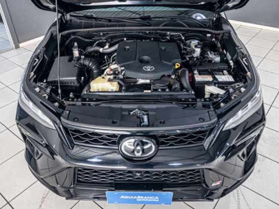 TOYOTA-HILUX SW4-2.8 D-4D TURBO DIESEL GR-S 7L 4X4 AUTOMÁTICO TOYOTA-HILUX SW4-2023