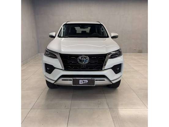TOYOTA-HILUX SW4-2022