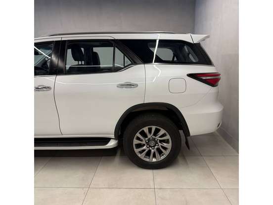 TOYOTA-HILUX SW4-2022
