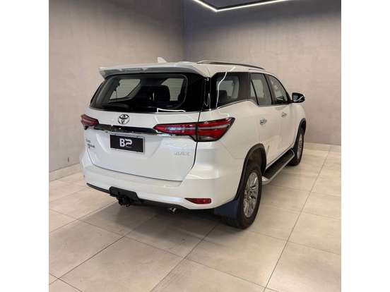 TOYOTA-HILUX SW4-2022