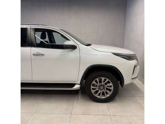 TOYOTA-HILUX SW4-2022