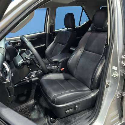 TOYOTA-HILUX SW4-2.8 D-4D TURBO DIESEL SRX 4X4 AUTOMÁTICO TOYOTA-HILUX SW4-2021