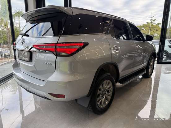 TOYOTA-HILUX SW4-2022