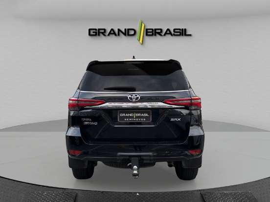 TOYOTA-HILUX SW4-2022