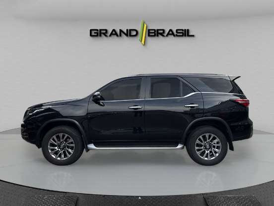 TOYOTA-HILUX SW4-2.8 D-4D TURBO DIESEL SRX 7L 4X4 AUTOMÁTICO TOYOTA-HILUX SW4-2022