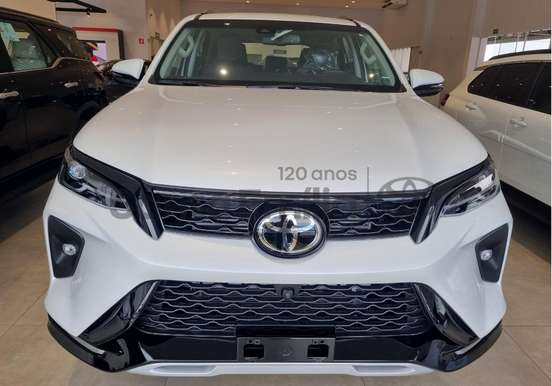 TOYOTA-HILUX SW4-2026