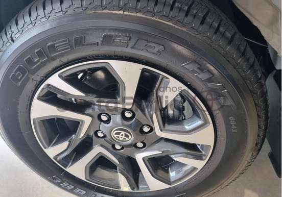 TOYOTA-HILUX SW4-2026