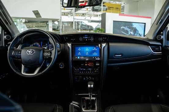 TOYOTA-HILUX SW4-2026
