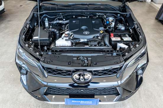 TOYOTA-HILUX SW4-2026