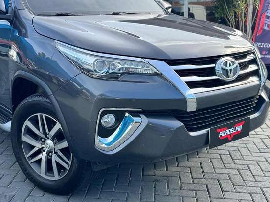TOYOTA-HILUX SW4-2016