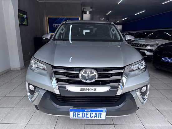 TOYOTA-HILUX SW4-2.8 SRX 4X4 7 LUGARES 16V TURBO INTERCOOLER DIESEL 4P AUTOMÁTICO TOYOTA-HILUX SW4-2016