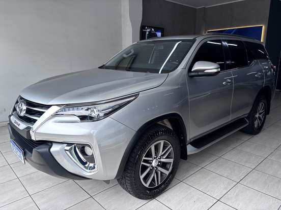 TOYOTA-HILUX SW4-2016