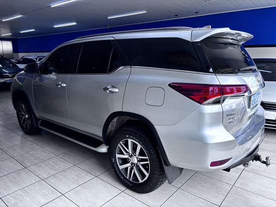TOYOTA-HILUX SW4-2016