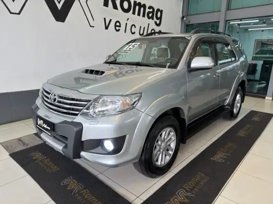TOYOTA-HILUX SW4-2014