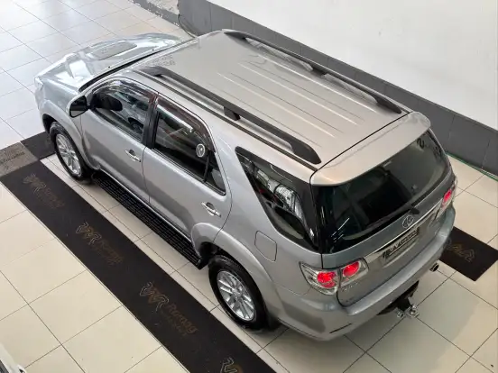 TOYOTA-HILUX SW4-3.0 SRV 4X4 7 LUGARES 16V TURBO INTERCOOLER DIESEL 4P AUTOMÁTICO TOYOTA-HILUX SW4-2014