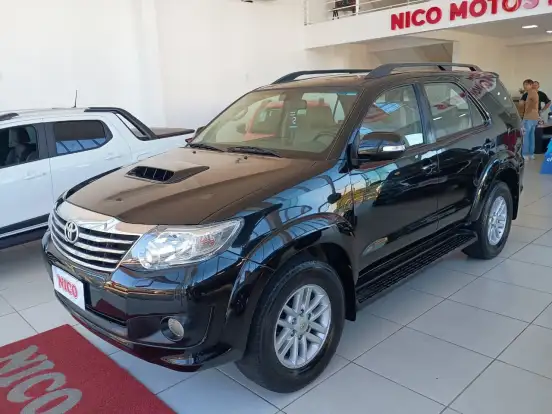 TOYOTA-HILUX SW4-2011