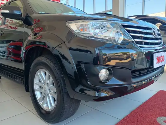 TOYOTA-HILUX SW4-2011