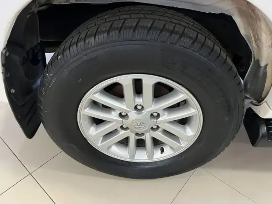 TOYOTA-HILUX SW4-2013