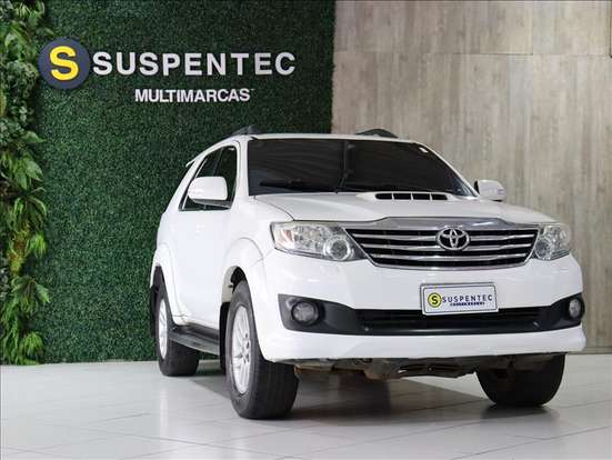 TOYOTA-HILUX SW4-2013