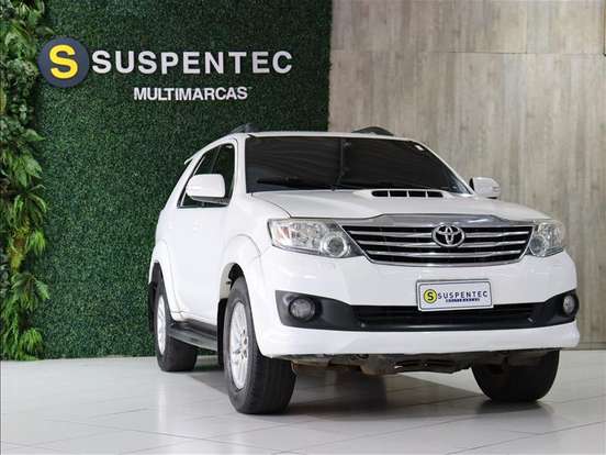 TOYOTA-HILUX SW4-3.0 SRV 4X4 16V TURBO INTERCOOLER DIESEL 4P AUTOMÁTICO TOYOTA-HILUX SW4-2013
