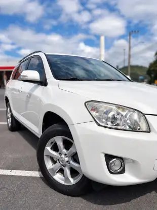 TOYOTA-RAV4-2011