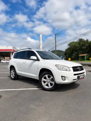 TOYOTA-RAV4-2011