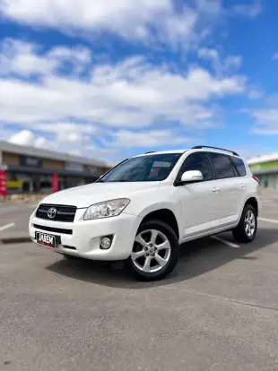 TOYOTA-RAV4-2011