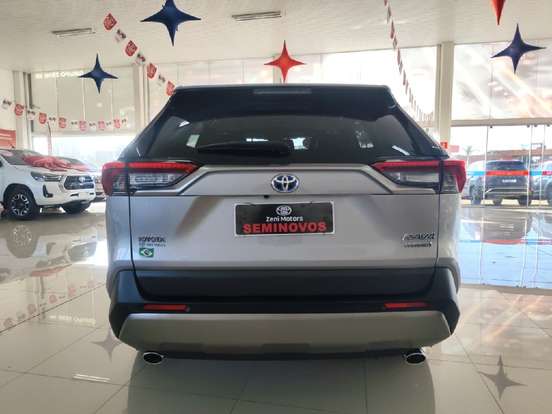 TOYOTA-RAV4-2024