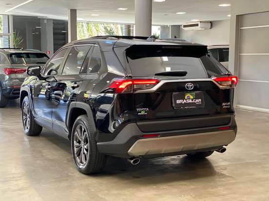 TOYOTA-RAV4-2024