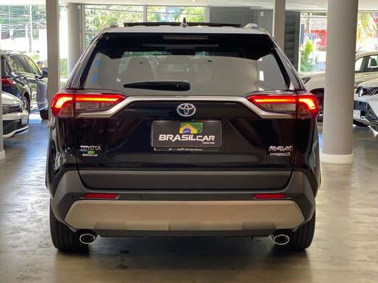 TOYOTA-RAV4-2024