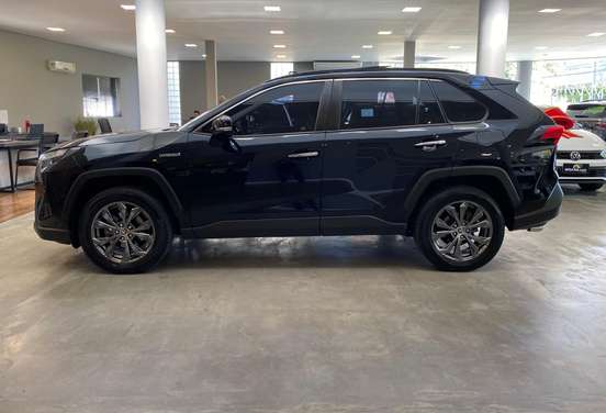 TOYOTA-RAV4-2024