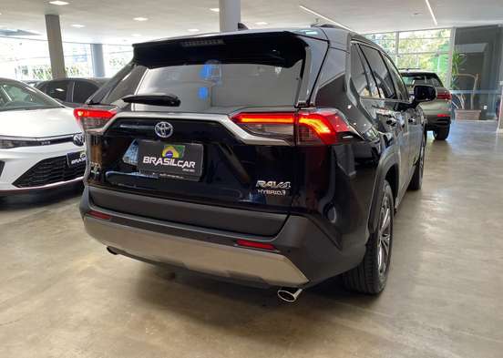 TOYOTA-RAV4-2024