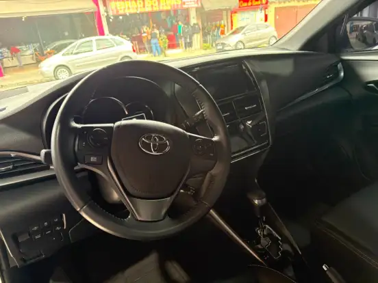 TOYOTA-YARIS-2023