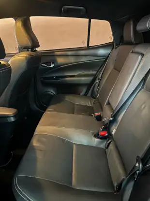 TOYOTA-YARIS-2021