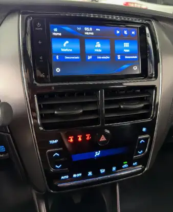 TOYOTA-YARIS-2024