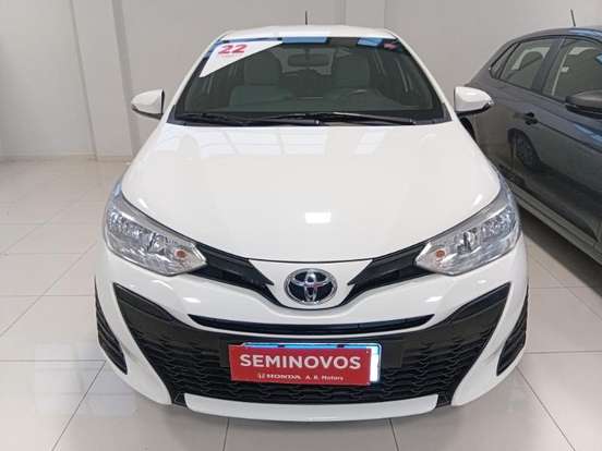 TOYOTA-YARIS-2021