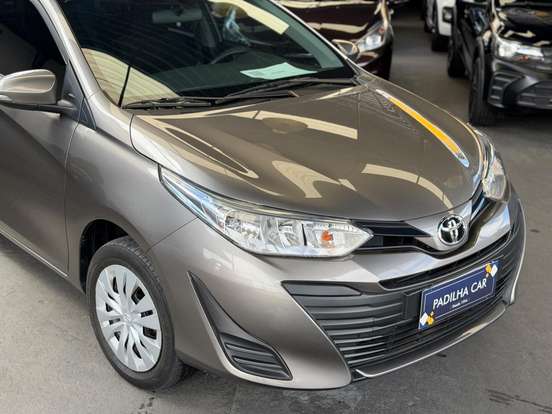 TOYOTA-YARIS-2020