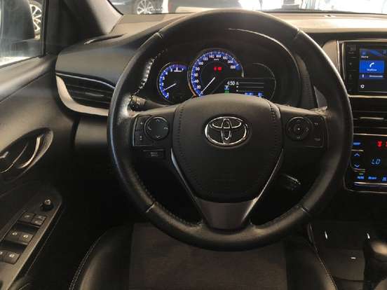 TOYOTA-YARIS-2024
