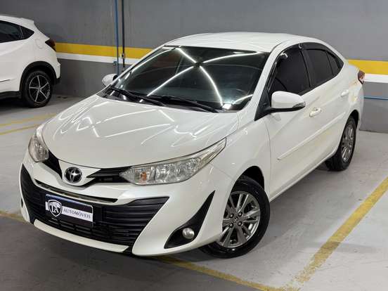 TOYOTA-YARIS-2019