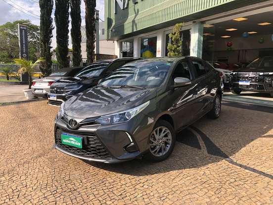 TOYOTA-YARIS-2023