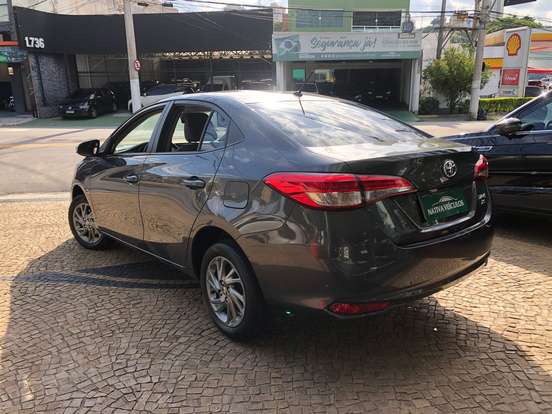 TOYOTA-YARIS-2023