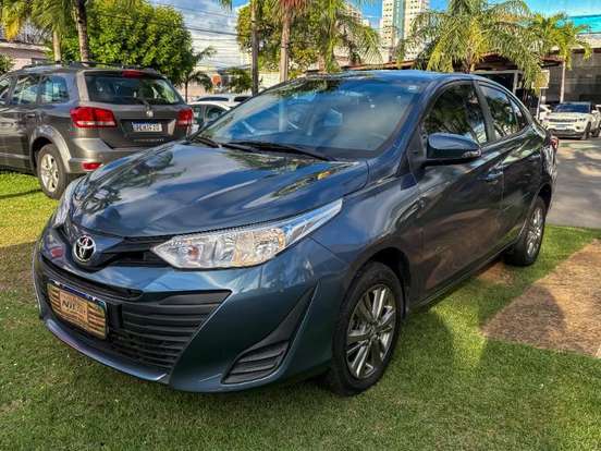 TOYOTA-YARIS-2021